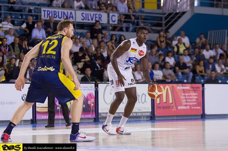 Remer Treviglio vs Givova Scafati, prima giornata, LNP A2 Ovest, Nwohuocha